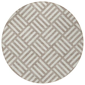 Homeroots 3' Artichoke Green Geometric Washable Area Rug - Stylish Indoor/Outdoor Design For Any Space 8' Round Polyester 578822