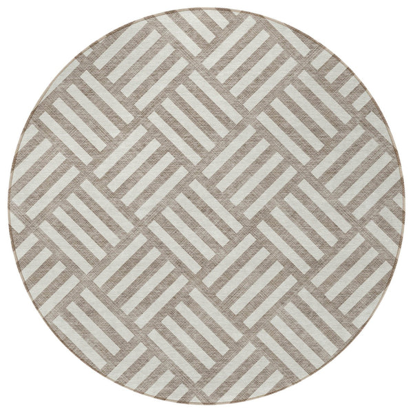 Homeroots 3' Artichoke Green Geometric Washable Area Rug - Stylish Indoor/Outdoor Design For Any Space 8' Round Polyester 578822