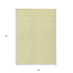 Homeroots 3' Artichoke Green Geometric Washable Area Rug - Stylish Indoor/Outdoor Design For Any Space 5' X 8' Polyester 578833