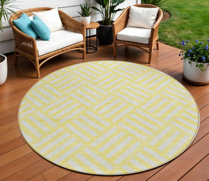 Homeroots 3' Artichoke Green Geometric Washable Area Rug - Stylish Indoor/Outdoor Design For Any Space 8' Round Polyester 578834