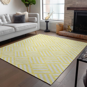 Homeroots 3' Artichoke Green Geometric Washable Area Rug - Stylish Indoor/Outdoor Design For Any Space 8' X 10' Polyester 578835