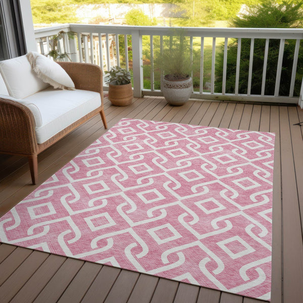 Homeroots 3' Aqua And Ivory Geometric Washable Area Rug - Perfect For Indoor Or Outdoor Spaces, Durable Design! 3' X 5' Polyester 578862