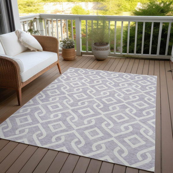 Homeroots 3' Aqua And Ivory Geometric Washable Area Rug - Perfect For Indoor Or Outdoor Spaces, Durable Design! 5' X 8' Polyester 578911