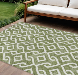Homeroots 3' Aqua And Ivory Geometric Washable Area Rug - Perfect For Indoor Or Outdoor Spaces, Durable Design! 8' X 10' Polyester 578931