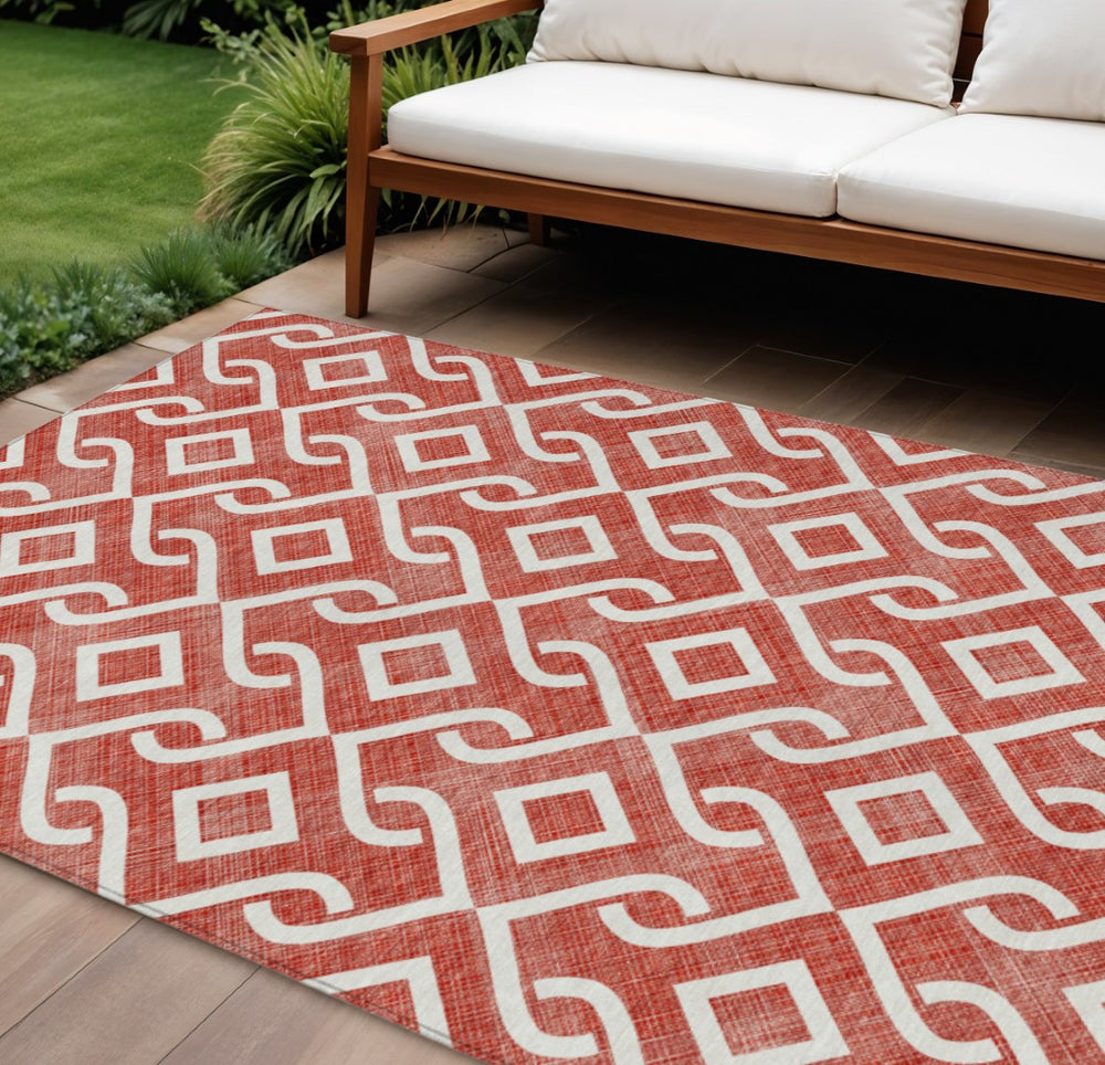 HomeRoots 9' Durable Red and Ivory Geometric Indoor Outdoor Area Rug for Modern Spaces and Easy Maintenance 9' X 12' 578956