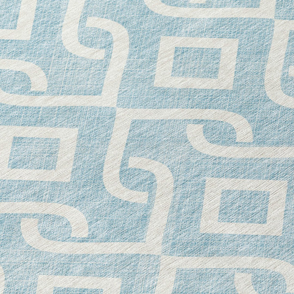 Homeroots 3' Aqua And Ivory Geometric Washable Area Rug - Perfect For Indoor Or Outdoor Spaces, Durable Design! 8' Round Polyester 578972