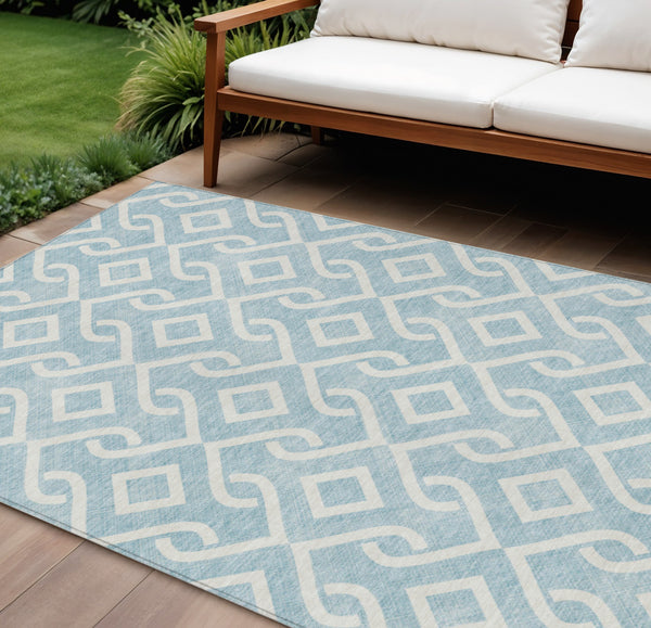 Homeroots 3' Aqua And Ivory Geometric Washable Area Rug - Perfect For Indoor Or Outdoor Spaces, Durable Design! 10' X 14' Polyester 578975
