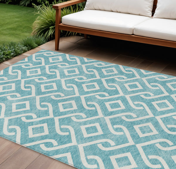 Homeroots 3' Aqua And Ivory Geometric Washable Area Rug - Perfect For Indoor Or Outdoor Spaces, Durable Design! 8' X 10' Polyester 578985
