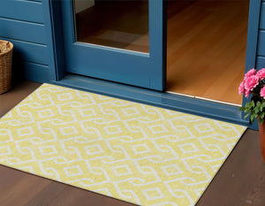 Homeroots 3' Aqua And Ivory Geometric Washable Area Rug - Perfect For Indoor Or Outdoor Spaces, Durable Design! 3' X 5' Polyester 578988