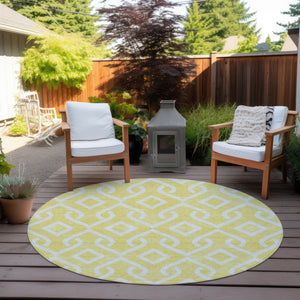 Homeroots 3' Aqua And Ivory Geometric Washable Area Rug - Perfect For Indoor Or Outdoor Spaces, Durable Design! 8' Round Polyester 578990