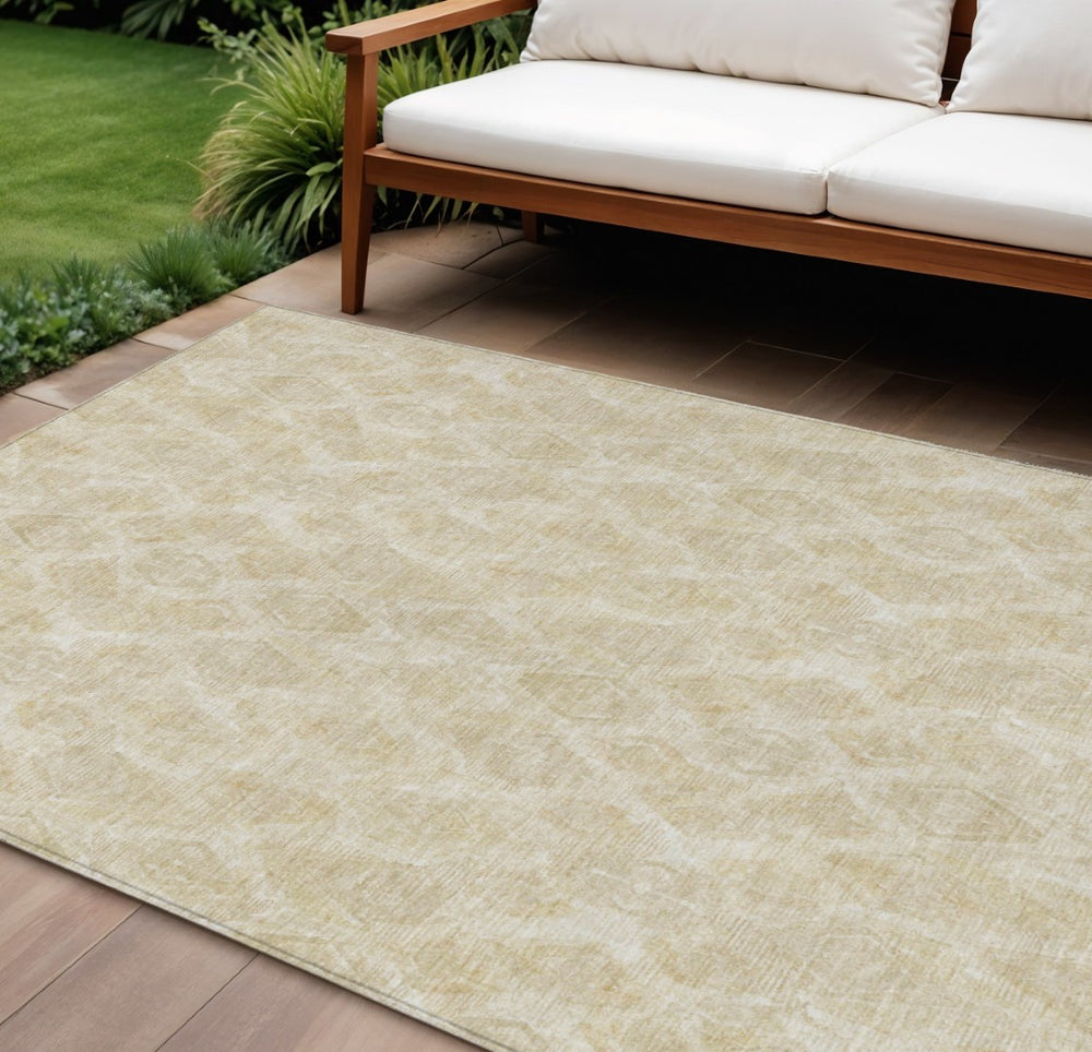 HomeRoots 9' Durable Geometric Indoor Outdoor Area Rug in Beige and Taupe – Stain Resistant & Washable! 9' X 12' 578998