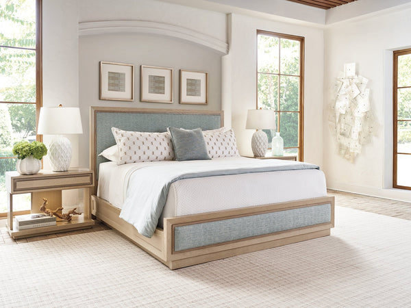 Lexington Tommy Bahama Home Grayson Upholstered Bed: Contemporary Design With Elegant Shadow Finish And Luxe Textured Fabric Sand Drift  578-143c-40