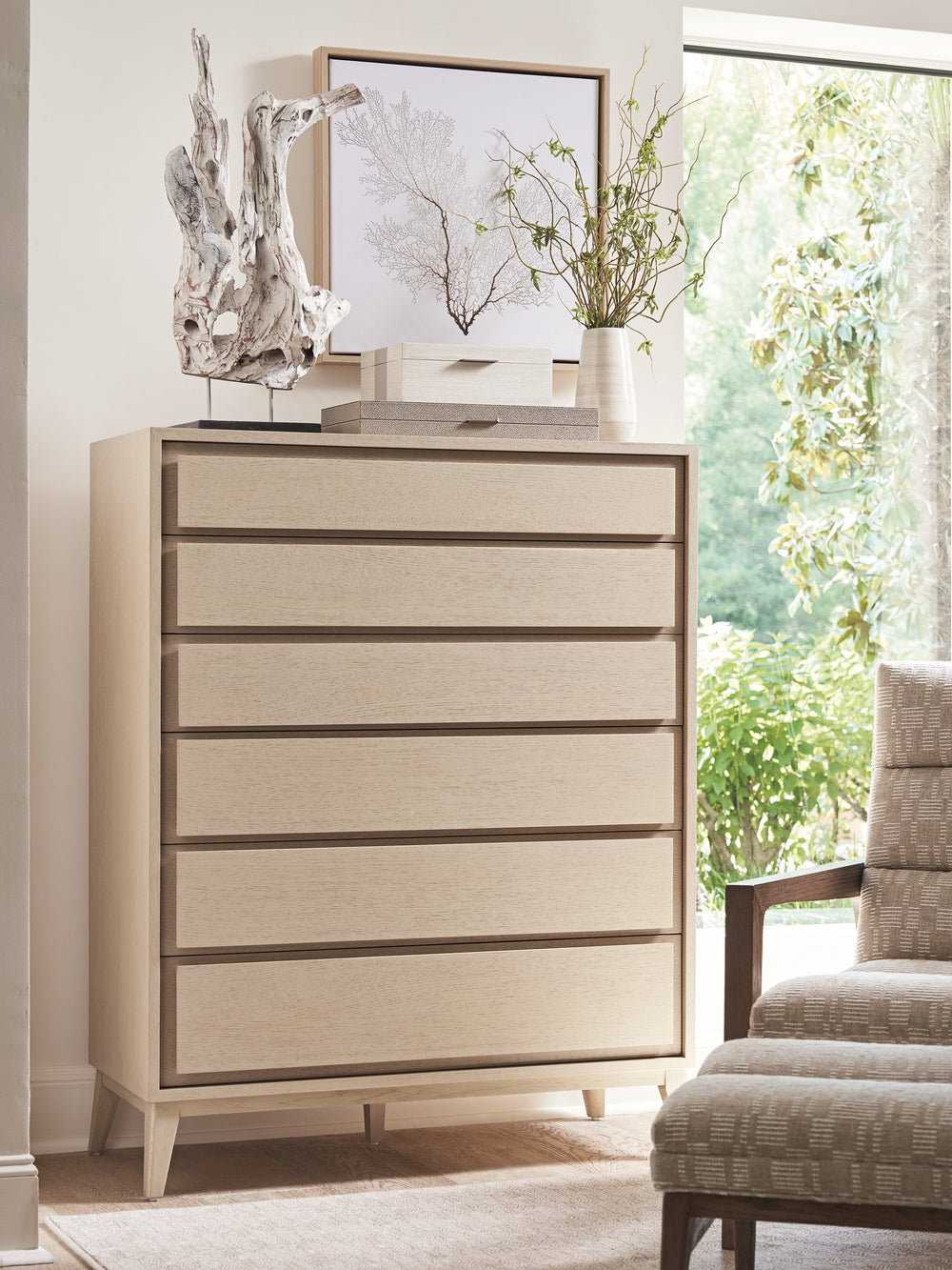 Lexington Tommy Bahama Home Mason Chest: Elegant White Oak Storage With Soft-close Drawers And Clean Contemporary Design Sand Drift  578-307