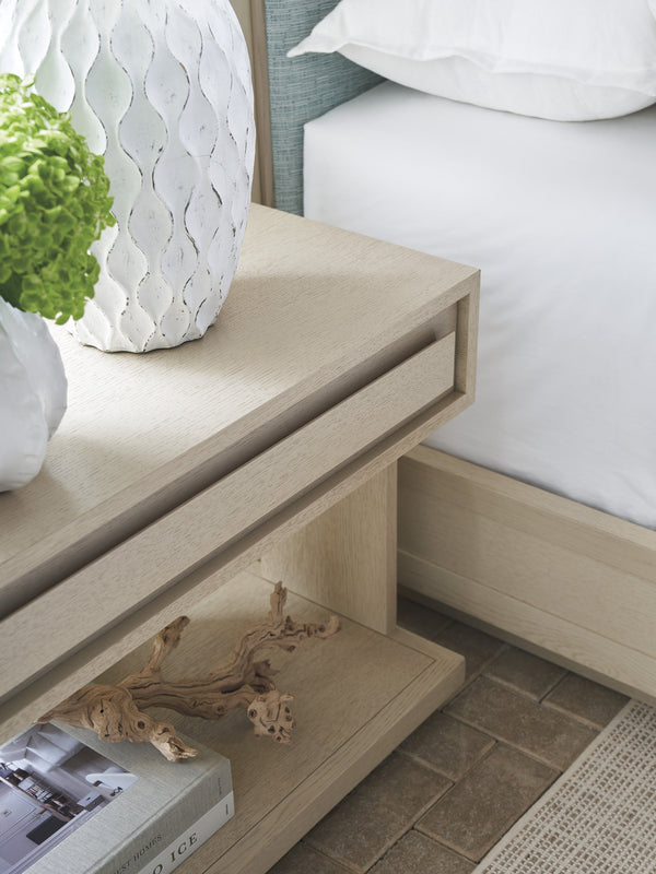 Lexington Tommy Bahama Home Gavin Nightstand: Modern Design With Touch Led Lighting, Soft-close Drawer & Open Storage Compartment Sand Drift  578-622