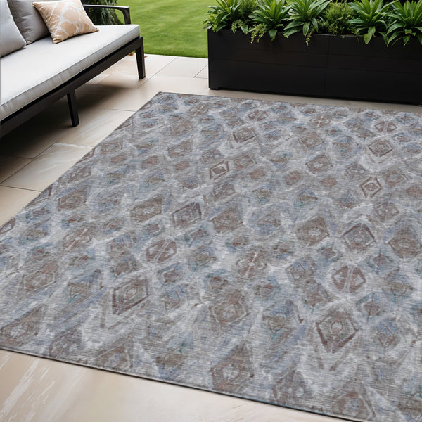 Homeroots 3' Stylish Beige Taupe Geometric Washable Area Rug For Indoor And Outdoor Spaces, Durable Design 5' X 8' Polyester 579001