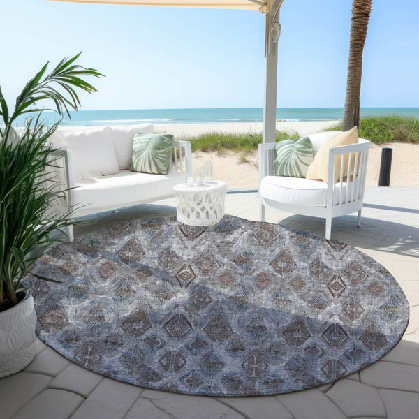 Homeroots 3' Stylish Beige Taupe Geometric Washable Area Rug For Indoor And Outdoor Spaces, Durable Design 8' Round Polyester 579002