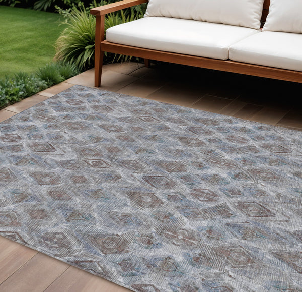 Homeroots 3' Stylish Beige Taupe Geometric Washable Area Rug For Indoor And Outdoor Spaces, Durable Design 9' X 12' Polyester 579004