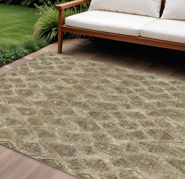 Homeroots 3' Stylish Beige Taupe Geometric Washable Area Rug For Indoor And Outdoor Spaces, Durable Design 9' X 12' Polyester 579016