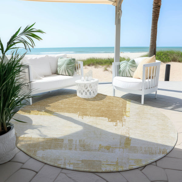 Homeroots 3' Beige Gold And Tan Abstract Washable Area Rug - Versatile Indoor Outdoor Decor For Any Space 8' Round Polyester 579062