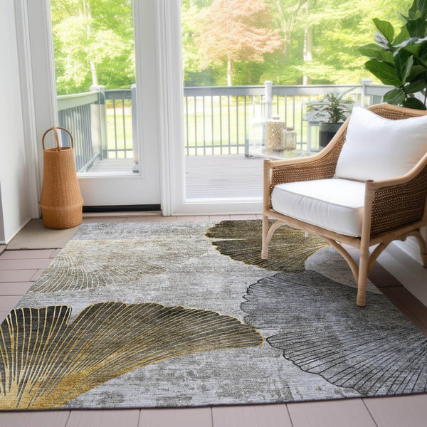 Homeroots 3' Elegant Gray Charcoal And Silver Floral Washable Area Rug For Indoor And Outdoor Spaces 5' X 8' Polyester 579151