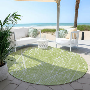 Homeroots 3' Artichoke Green And Ivory Abstract Washable Area Rug - Ideal For Indoor And Outdoor Spaces 8' Round Polyester 579194