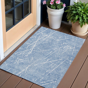 Homeroots 3' Artichoke Green And Ivory Abstract Washable Area Rug - Ideal For Indoor And Outdoor Spaces 3' X 5' Polyester 579204