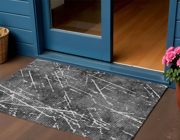 Homeroots 3' Artichoke Green And Ivory Abstract Washable Area Rug - Ideal For Indoor And Outdoor Spaces 3' X 5' Polyester 579216