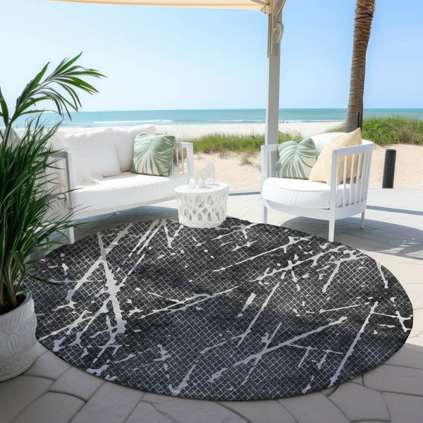 Homeroots 3' Artichoke Green And Ivory Abstract Washable Area Rug - Ideal For Indoor And Outdoor Spaces 8' Round Polyester 579218