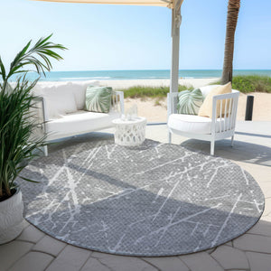 Homeroots 3' Artichoke Green And Ivory Abstract Washable Area Rug - Ideal For Indoor And Outdoor Spaces 8' Round Polyester 579224