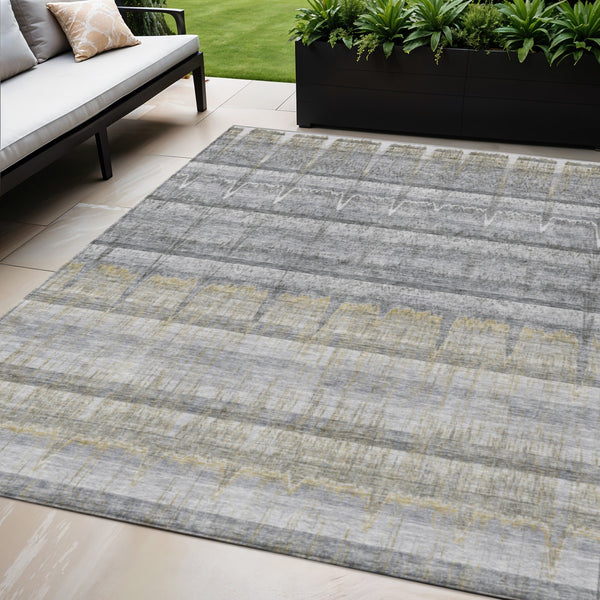 Homeroots 3' Stylish Striped Washable Area Rug - Ideal For Indoor And Outdoor Use, Durable, Stain Resistant 5' X 8' Polyester 579247