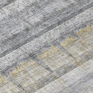 Homeroots 3' Stylish Striped Washable Area Rug - Ideal For Indoor And Outdoor Use, Durable, Stain Resistant 8' Round Polyester 579248