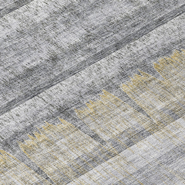 Homeroots 3' Stylish Striped Washable Area Rug - Ideal For Indoor And Outdoor Use, Durable, Stain Resistant 8' Round Polyester 579248