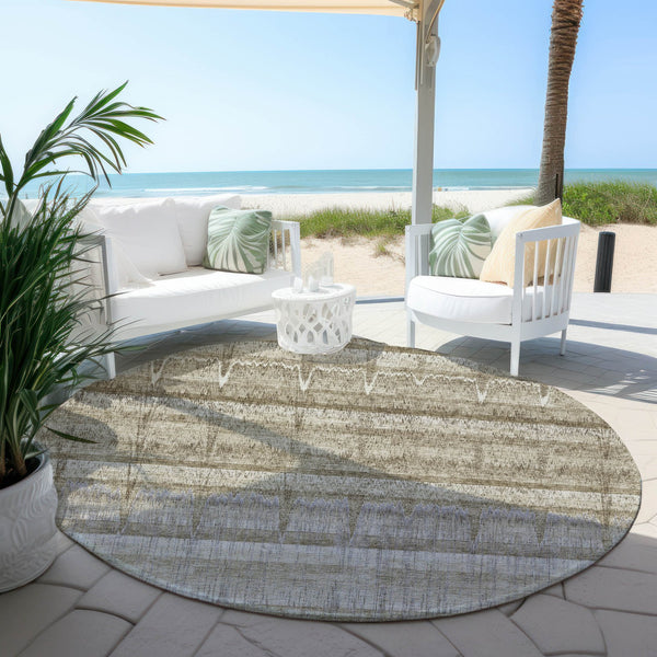 Homeroots 3' Stylish Striped Washable Area Rug - Ideal For Indoor And Outdoor Use, Durable, Stain Resistant 8' Round Polyester 579254