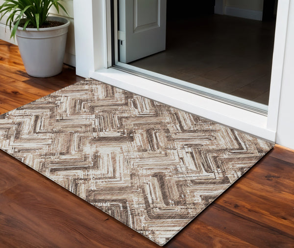Homeroots 3' Geometric Washable Indoor Outdoor Area Rug - Durable, Stylish, And Stain-resistant For All Spaces 3' X 5' Polyester 579270