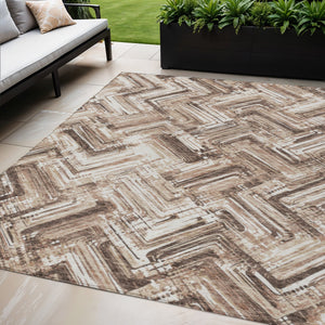 Homeroots 3' Geometric Washable Indoor Outdoor Area Rug - Durable, Stylish, And Stain-resistant For All Spaces 5' X 8' Polyester 579271