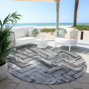 Homeroots 3' Geometric Washable Indoor Outdoor Area Rug - Durable, Stylish, And Stain-resistant For All Spaces 8' Round Polyester 579278