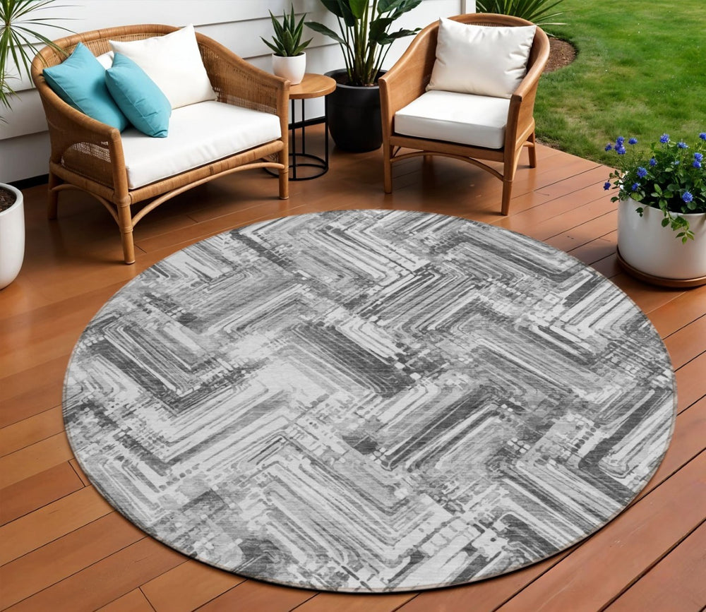 HomeRoots 5' Modern Geometric Area Rug in Gray, Silver, and Ivory – Washable Indoor/Outdoor Durability 8' Round 579278