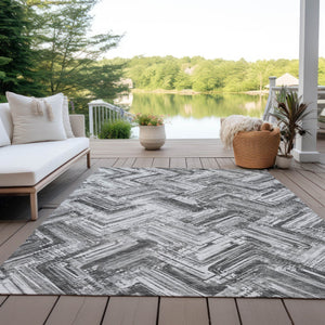 Homeroots 3' Geometric Washable Indoor Outdoor Area Rug - Durable, Stylish, And Stain-resistant For All Spaces 8' X 10' Polyester 579279