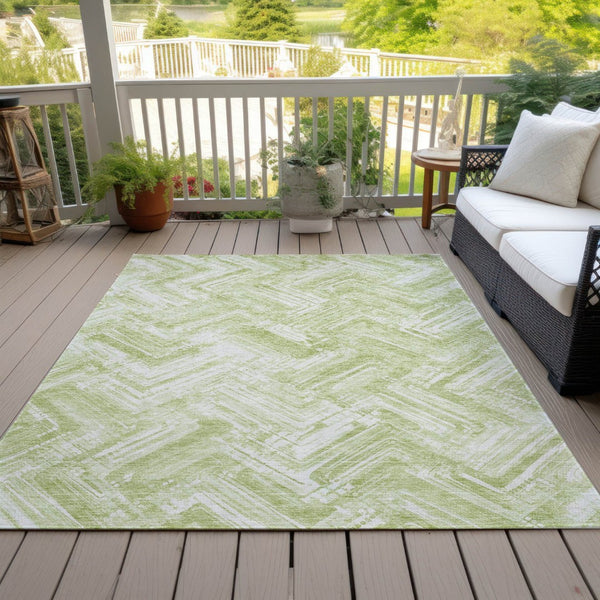 HomeRoots 9' Geometric Washable Indoor Outdoor Area Rug in Green and Ivory - Stylish, Durable & Easy Care 9' X 12' 579286