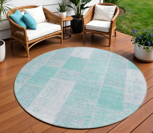 Homeroots 3' Artichoke Green And Ivory Patchwork Washable Area Rug For Indoor And Outdoor Spaces, Durable Design 8' Round Polyester 579309