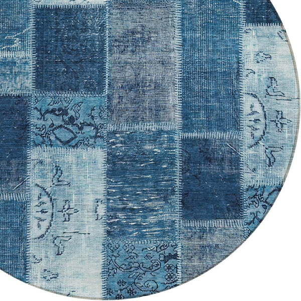 Homeroots 3' Artichoke Green And Ivory Patchwork Washable Area Rug For Indoor And Outdoor Spaces, Durable Design 8' Round Polyester 579315