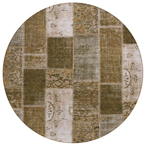 HomeRoots 5' Timeless Brown and Ivory Patchwork Area Rug - Durable, Stain-Resistant for Indoor or Outdoor Use 8' Round 579321