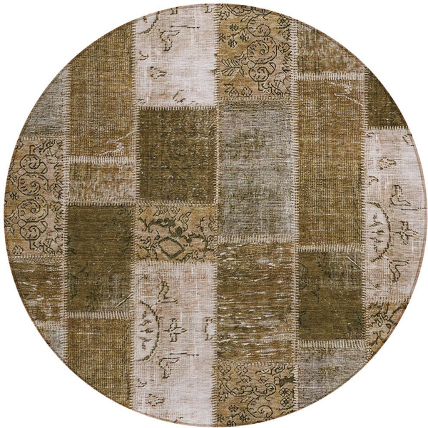 Homeroots 3' Artichoke Green And Ivory Patchwork Washable Area Rug For Indoor And Outdoor Spaces, Durable Design 8' Round Polyester 579321