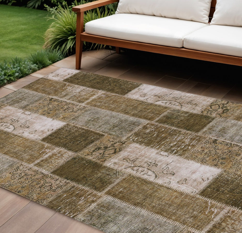 HomeRoots 9' Brown and Ivory Patchwork Area Rug - Versatile, Washable Design for Indoor and Outdoor Spaces 9' X 12' 579323