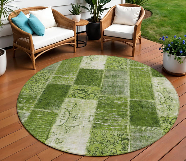 Homeroots 3' Artichoke Green And Ivory Patchwork Washable Area Rug For Indoor And Outdoor Spaces, Durable Design 8' Round Polyester 579333