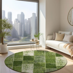 Homeroots 3' Artichoke Green And Ivory Patchwork Washable Area Rug For Indoor And Outdoor Spaces, Durable Design 8' Round Polyester 579333
