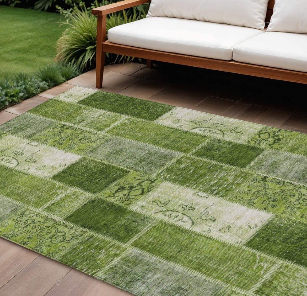 HomeRoots 9' Olive Green and Artichoke Green Patchwork Rug – Durable, Washable, Stylish for Indoor & Outdoor Use 9' X 12' 579335