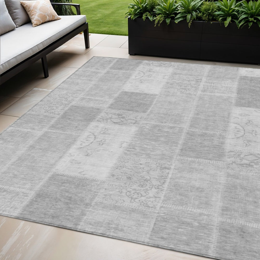 HomeRoots 5' Silver Gray and Graphite Patchwork Area Rug – Stylish, Durable, Washable for Homes and Outdoors 5' X 8' 579350