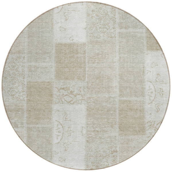 Homeroots 3' Artichoke Green And Ivory Patchwork Washable Area Rug For Indoor And Outdoor Spaces, Durable Design 8' Round Polyester 579363