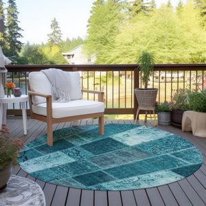 Homeroots 3' Artichoke Green And Ivory Patchwork Washable Area Rug For Indoor And Outdoor Spaces, Durable Design 8' Round Polyester 579369